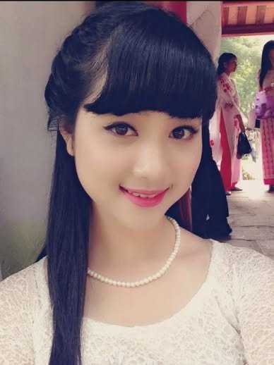 Cô Gái Đẹp Vẻ Đẹp Đánh Thu Hút Từ Mọi Phía Của Quê Hương Và Văn Hóa